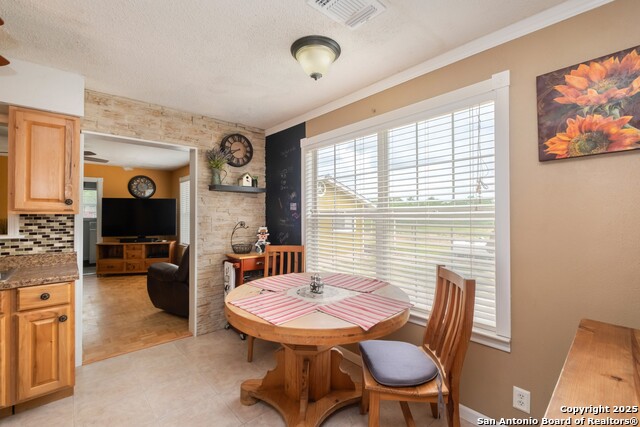 Image 6 of 41 For 12303 Pearsall Rd
