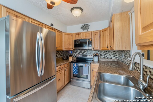 Image 8 of 41 For 12303 Pearsall Rd