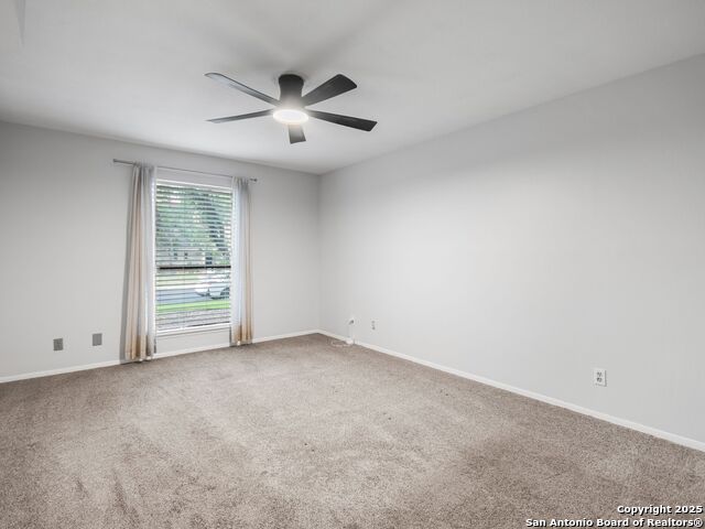 Listing photo id 18 for 4526 Honey Locust Woods