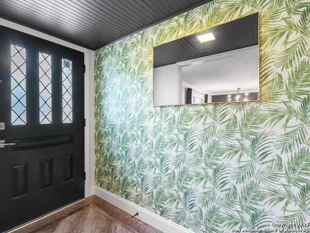 Listing photo id 1 for 4526 Honey Locust Woods