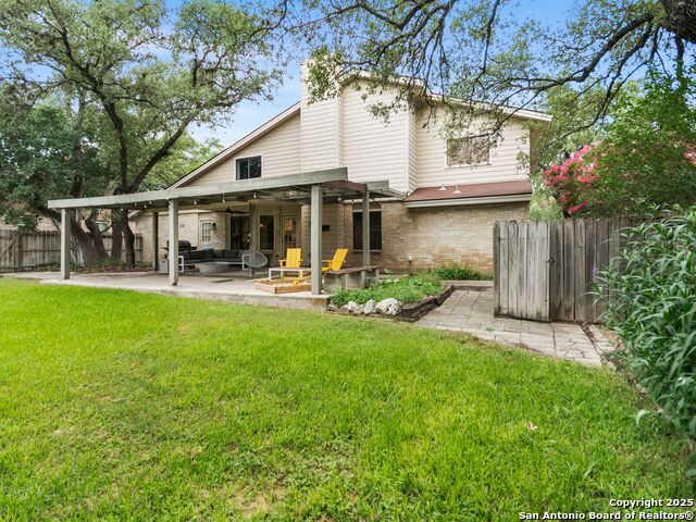 Listing photo id 31 for 4526 Honey Locust Woods