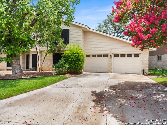 Listing photo id 38 for 4526 Honey Locust Woods