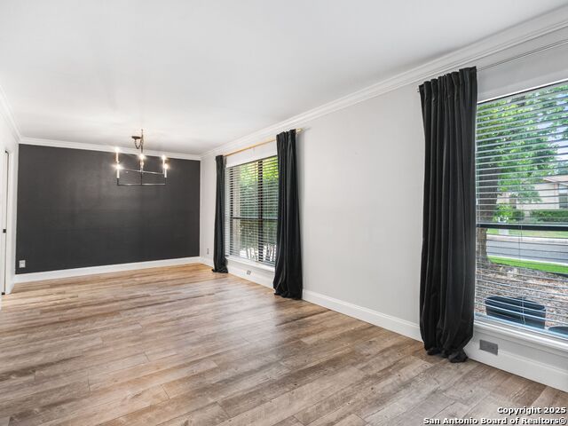 Listing photo id 3 for 4526 Honey Locust Woods