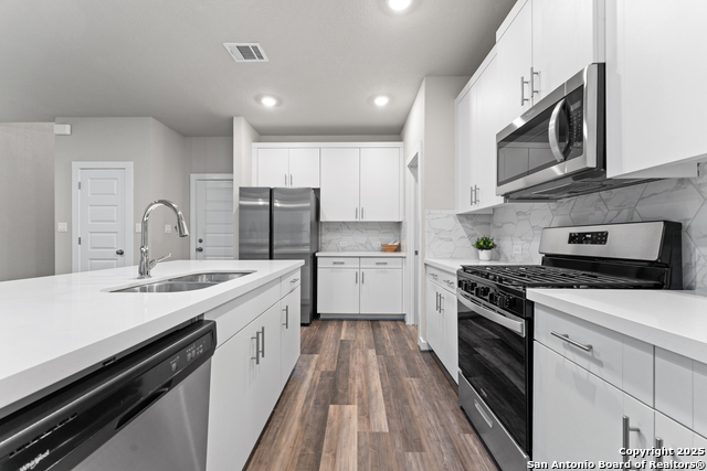 Image 7 of 31 For 15011 Wychwood Pl