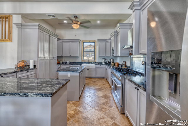 Listing photo id 1 for 1747 Mountain Valley