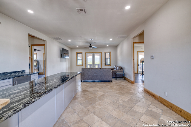 Listing photo id 7 for 1747 Mountain Valley