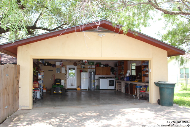 Image 19 of 25 For 116 Bluebonnet Dr E