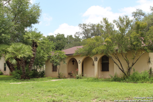 Image 3 of 25 For 116 Bluebonnet Dr E
