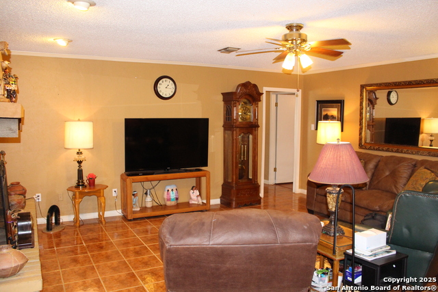 Image 6 of 25 For 116 Bluebonnet Dr E