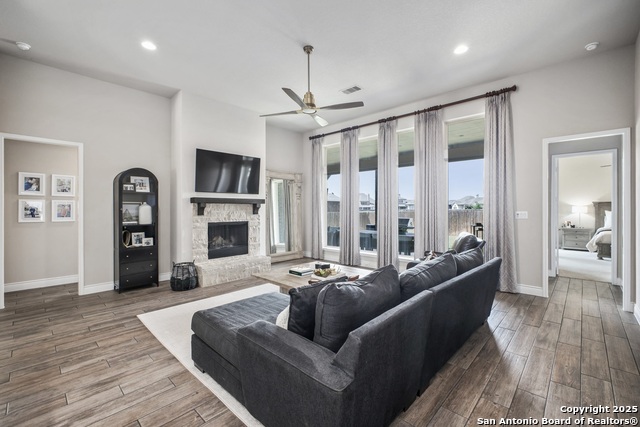 Image 11 of 46 For 7947 Cibolo  