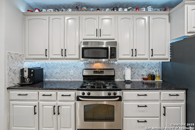 Listing photo id 12 for 110 Farm House