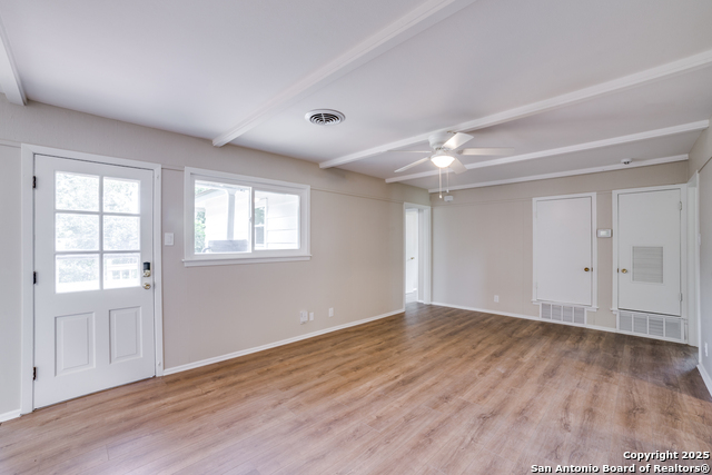 Listing photo id 15 for 3323 Old Frg