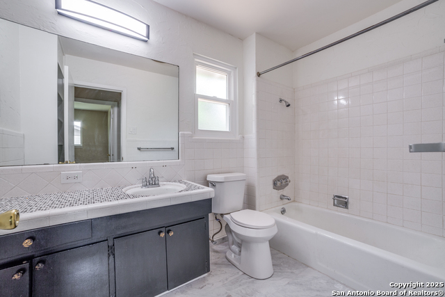 Listing photo id 21 for 3323 Old Frg