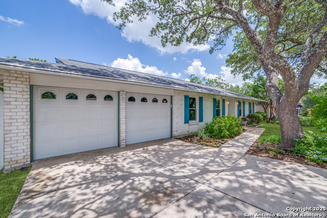 Listing photo id 1 for 3323 Old Frg