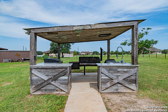 Listing photo id 33 for 108 Westfield Ranch