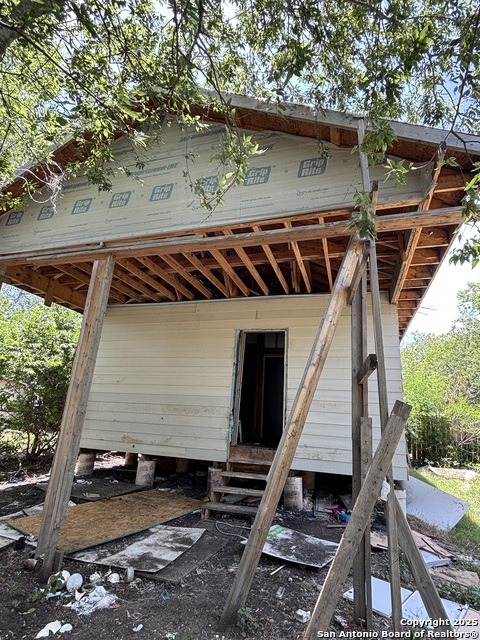 Listing photo id 2 for 109 Vista  