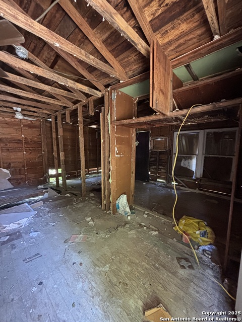 Listing photo id 4 for 109 Vista  