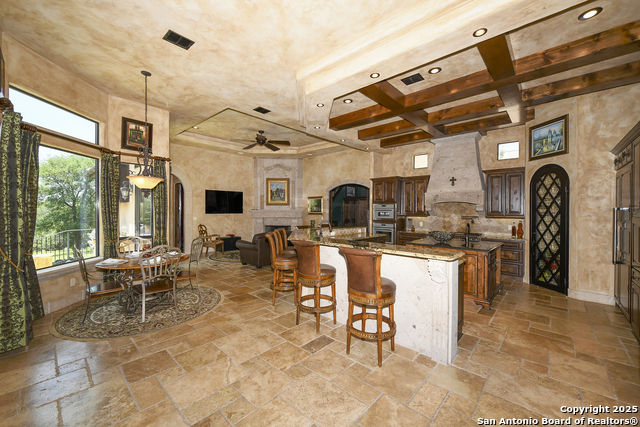 Listing photo id 8 for 464 Paradise Hills
