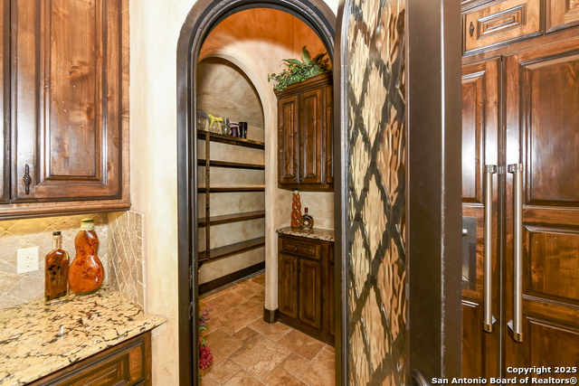 Listing photo id 9 for 464 Paradise Hills