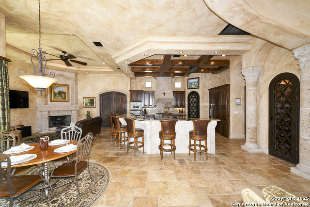 Listing photo id 14 for 464 Paradise Hills