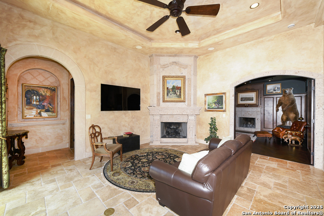 Listing photo id 15 for 464 Paradise Hills