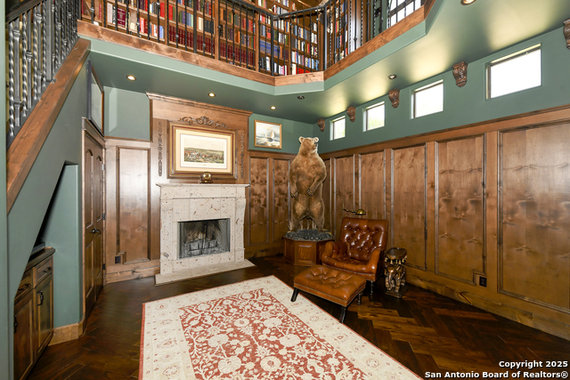 Listing photo id 16 for 464 Paradise Hills