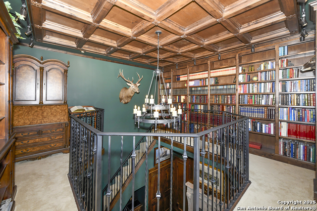 Listing photo id 17 for 464 Paradise Hills