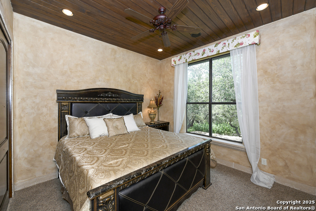 Listing photo id 21 for 464 Paradise Hills