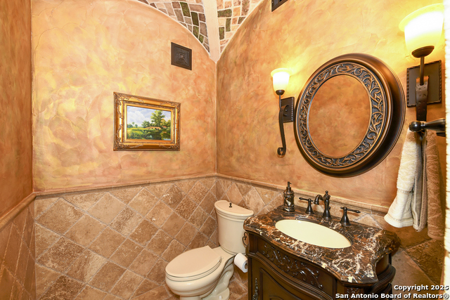 Listing photo id 22 for 464 Paradise Hills