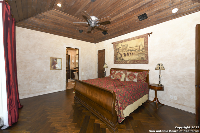 Listing photo id 25 for 464 Paradise Hills