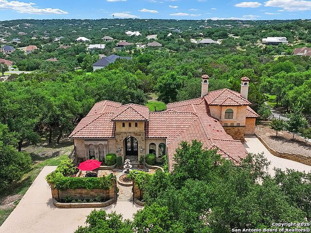 Listing photo id 1 for 464 Paradise Hills