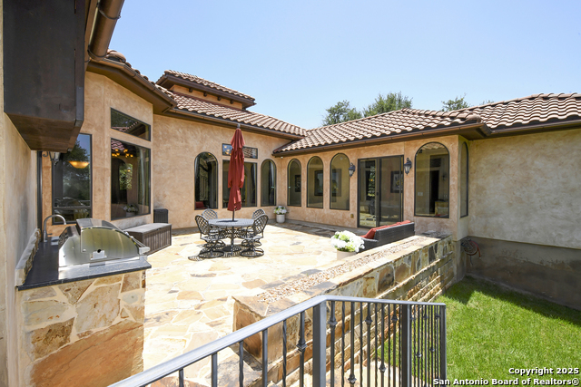 Listing photo id 32 for 464 Paradise Hills