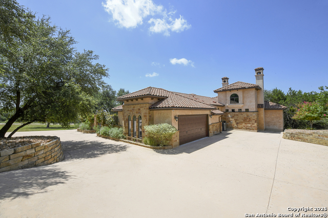 Listing photo id 39 for 464 Paradise Hills