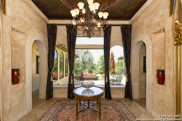 Listing photo id 3 for 464 Paradise Hills