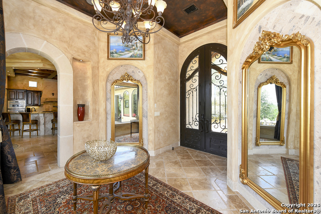 Listing photo id 4 for 464 Paradise Hills