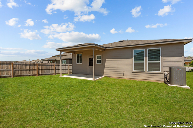 Image 13 of 26 For 923 Bluegrass Point