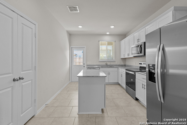 Image 17 of 26 For 923 Bluegrass Point