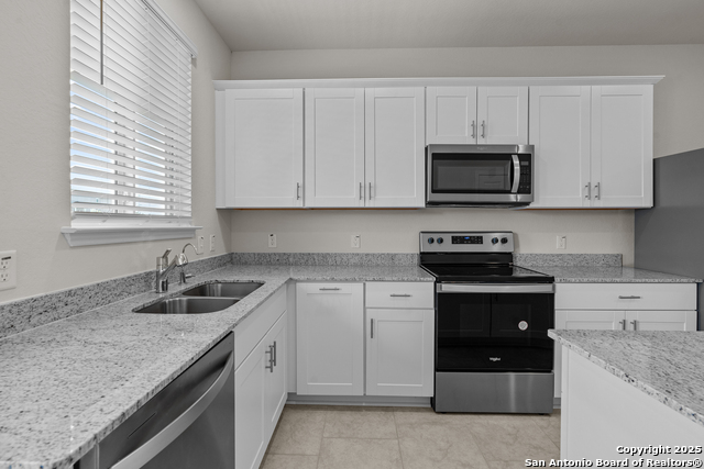 Image 18 of 26 For 923 Bluegrass Point