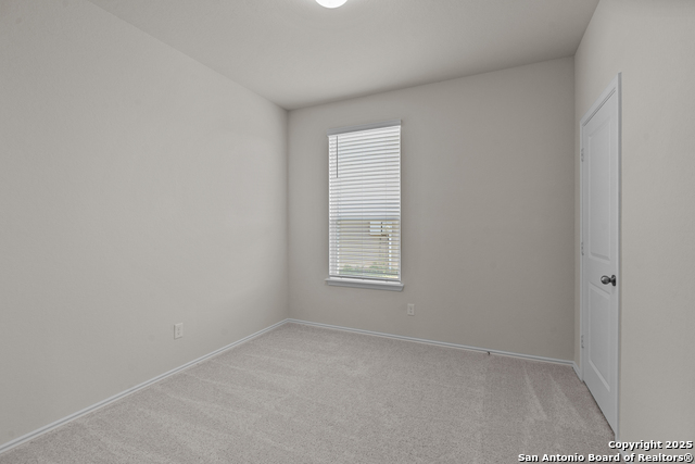 Image 4 of 26 For 923 Bluegrass Point