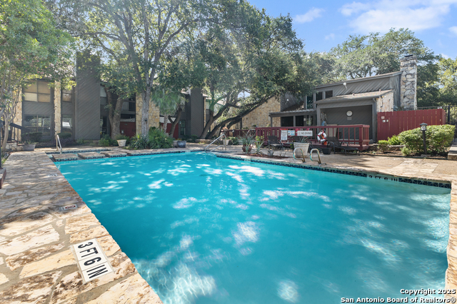 Listing photo id 16 for 3843 Barrington 163 P