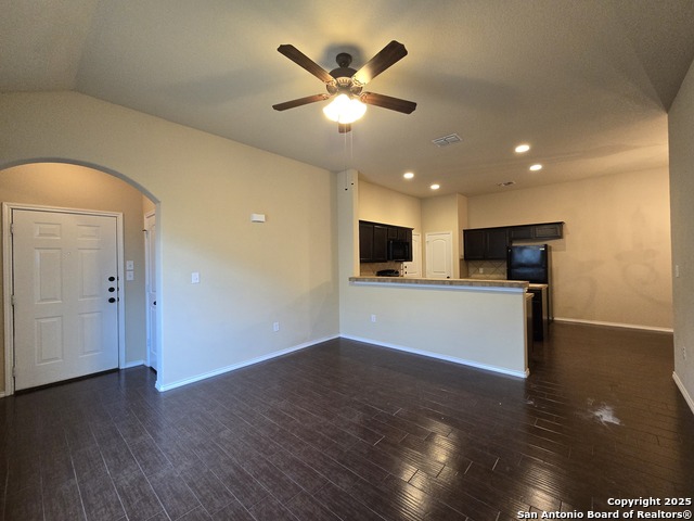 Image 10 of 34 For 697 Creekside Circle