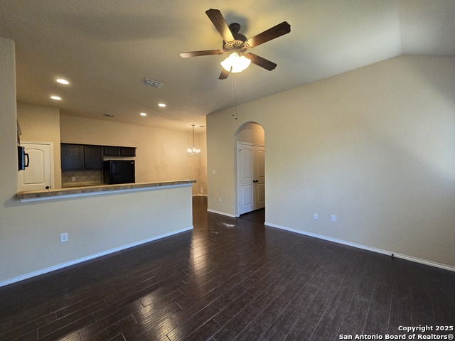 Image 14 of 34 For 697 Creekside Circle