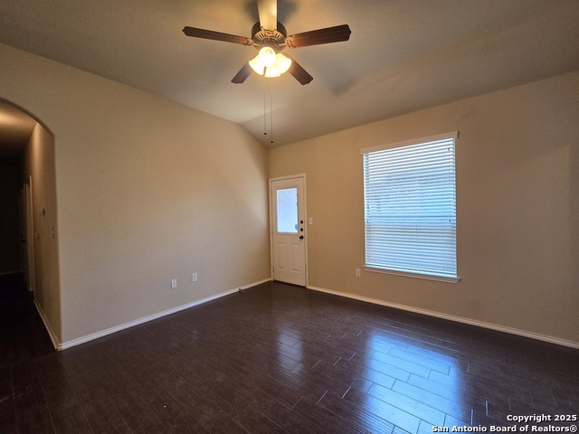 Image 15 of 34 For 697 Creekside Circle