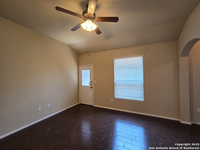 Image 16 of 34 For 697 Creekside Circle