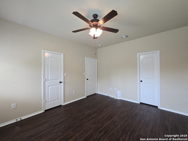 Image 19 of 34 For 697 Creekside Circle