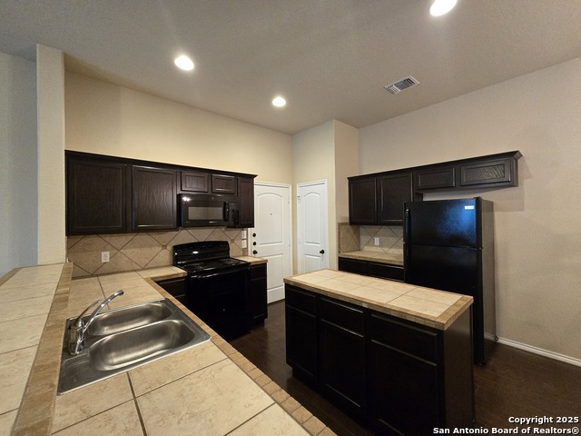 Image 3 of 34 For 697 Creekside Circle
