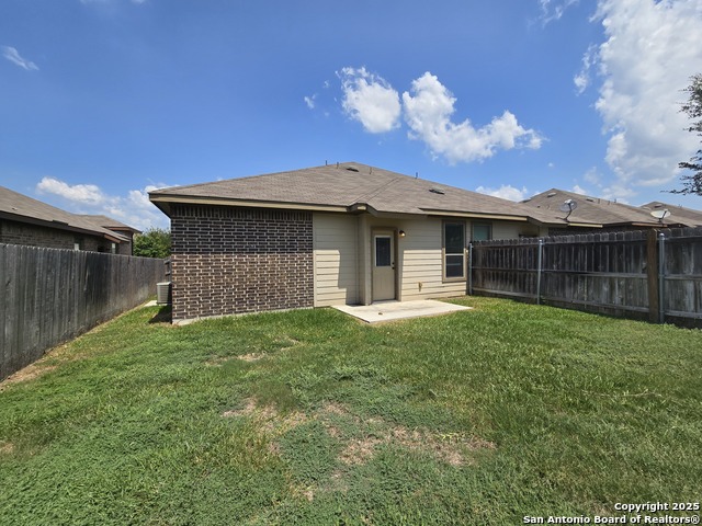 Image 31 of 34 For 697 Creekside Circle