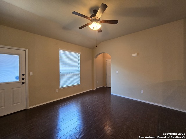Image 9 of 34 For 697 Creekside Circle