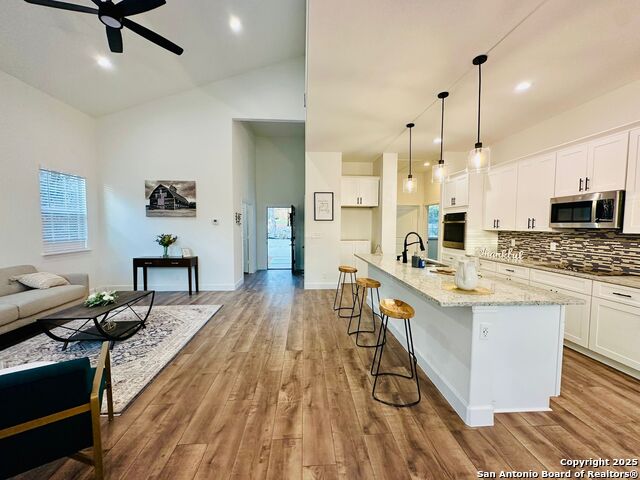 Image 4 of 34 For 1064 Overbrook Ln