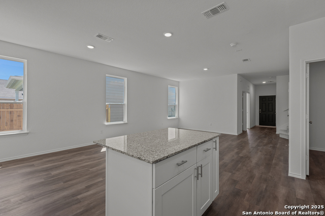 Image 14 of 32 For 928 Heartseed Avenue